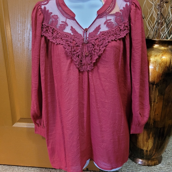 Tops - NWT Beautiful Lacy Blouse